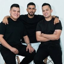 Publican la foto oficial: Luis Campillo, manager general de Oscar Gamarra y Camilo Carvajal.