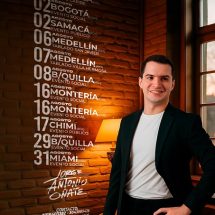 Jorge Antonio Oñate, el vallenato joven que se impone en la Feria de las Flores.