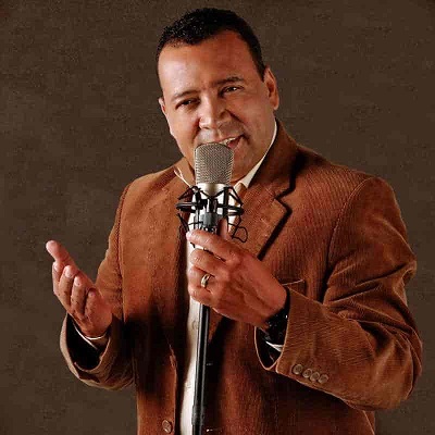 Después de casi tres años, Enaldo Barrera regresa a los escenarios con nuevas canciones y una etapa renovada y fortalecida.